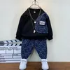 Kläder set lapptäcke o-hals tröja barn outfit koreansk långärmad pullover toppar pojkar passar tryck jogger tröjor barn 2 bit