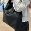 2024 패션 miui 가방 갈색 검은 가방 디자이너 여성 가방 가방 카우 히드 대용량 토트 백 호보 핸드 헬드 겨드랑이 가방