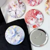 Broszki Puella Magi Madoka Magica broszka kaname odznaki Akemi Homura anime Pins Miki Sayaka dla kobiet Tomoe Mami Biżuteria