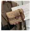 Crossbody dames in herfst winter 2021, nieuwe schoudertas met textuur, hardware, kleine vierkante tas en stijlvolle okseltas voor jonge dames 2024 78% korting op winkelgroothandel