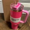 US Stock Pink Parade Cosmo Tumbler Valentines Day Present CO-märke H2.0 40oz rostfritt stål Tumblers Cups med handtagslock och halmresbilmuggar Vattenflaskor 0204