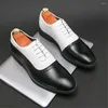 Scarpe eleganti brogue con lacci e tacchi sneakers di lusso per uomo sportivo di lusso leader nel settore sanitario high-tech avanzato