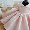 Flickaklänningar 2024 Pink Pearl Dress for Baby Girls First Birthday Party Barn Princess Ball Gown Infant Bow Toddler Dop Vestido