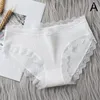 Culotte de femmes en dentelle florale mi-coton de coton de la hauteur