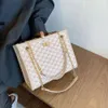 Instagram Корейская универсальная студенческая сумка через плечо на одно плечо, западный стиль, высококачественная цепочка, маленькая и популярная французская сумка для женщин, новинка 2024 года, скидка 78% в магазине оптом