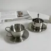 Europese Metalen Mok Modern Kantoor Prachtige Kop en Schotel Set Afternoon Tea Desktop Koffie Creatieve Kopjes Scandinavische Woondecoratie 240129