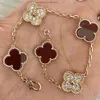 Van Designer Jewelrys Clover Cleef Four Leaf Clover Braclet Clef Jewelry Bransoleta Luxury 4 Charm Elegant Fashion 18k Gold Agate Shell Mother of Pearl Para Holiday S.