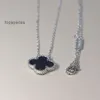 Van Clover Collier Cleef Fleurs Colliers version Lucky Grass Herbe à Quatre Feuilles Sables Bleus Naturels pour Femmes Plaqué Serrure Os Chaîne Collier en Argent Sterling