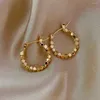 Hoop örhängen koreanska gåvor Vintage Temperament Hollow Out Gold Color Round Earring Fashion Jewely Metal Ball