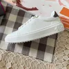 Luxury White Sneakers Trainers Casual Dress Shoes Designer Loafers präglade läder Sneakers Runners Classic Basic Lace Up Loafers Womens Trainers Sports Shoes