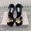 Nouveau métal fleurs satin talon aiguille sandale bride à la cheville orchidée fleur décoration série sandales perle luxe designer femmes robe de soirée chaussures taille 35-40