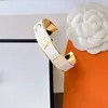 Designer Bangles Bangle Luxury Black Charm Armband Kvinnor Brev Smycken 18K Guldpläterat rostfritt stål Bältesspänne Armband Manschett Fashion Accessories Letters Bokstäver
