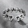 Cluster Rings Punk Big Black Skull Skeleton Vintage Thai Silver Color Justerbar ring för kvinnor Mens mode koreanska chunky smycken S-R2186