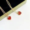 Hängen som säljer Rose Gold Red Chalcedony Carnelian Love Heart-Shaped Pendant Women Fashion Halsband smycken Party Gifts