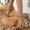 Hausschuhe Stil Chic Seltsame Fretwork Heels Moderne PVC Transparente Schuhe Frauen Dias Mode Metall Kette Sommer Sandale