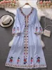 Casual Dresses Spring Summer Women Dress Vacation Beach Sunscreen Long Bohemian Ethnic Retro broderad med blossade ärmar D1821