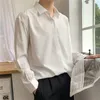 男性用の韓国のファッションドレープシャツソリッドカラー長袖アイスシルクスマートカジュアル快適なボタンアップシャツ240126