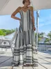 Casual Dresses Sexig V-ringad lapptäcke Halter Långt för kvinnor ärmlös rygglös tryck Vestidos Fashion Loose Robes 2024 sommar