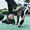 2021 Nya utomhusmän i Athletic Sport Black Lightweight Running Shoes New Listing Breattable Sneakers Shoes L42