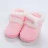 Bottes de neige pour bébés filles et garçons, bottines souples à pompon solide, chaussures chauffantes pour nourrissons en bas âge, chaussures d'hiver confortables à la mode