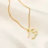 Collana con pendente in argento placcato oro Design per le donne Gioielli d'amore Collana con pendente a catena in acciaio inossidabile Designer Festa di nozze Viaggi Sport Gioielli che non sbiadiscono mai