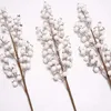 装飾的な花1PC人工白いベリーはアレンジメントのためのクリスマスベリーの枝を茎