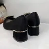 Zapatos de vestir Damas en venta 2024 Slip Bombas de mujer Otoño Punta puntiaguda Rhinestones sólidos Lentejuelas Tacón medio Tacones altos elegantes