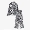 Pantalon de deux pièces pour femmes Femmes Zebra Print Set Summer Léopard Noir et blanc Rayé Revers imprimé Chemise à manches longues Pantalon ample Mode