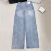 Brev broderi kvinnor jeans lyxdesigner rak ben byxor ljus blå kvinna denim jean