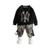 Kledingsets Kinderjongen Lente camouflageset Mode en herfstsweatshirt tweedelig