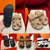 Designer slide chinelos praia clássico sandálias planas slide luxo verão senhora couro flip flops top qualidade homens mulheres slides sandale tamanho 35-44 sapatos 005