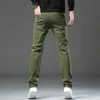 Jeans elasticizzati slim da uomo autunno Pantaloni in denim in morbido tessuto alla moda e versatili Pantaloni di marca maschile caffè verde militare 240129