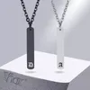 Pendentif Colliers Vnox Personnaliser Collier de barre pour hommes Matte Acier inoxydable Épais Slim Vertical Chaîne cubaine A-Z Lettre Collier initial