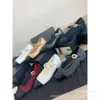 talons de créateurs sandales chaneles Little Mary Jane chaussures bouche peu profonde camélia fleur rayure chaussures plates colorées en métal talon bas chaussures simples pour femmes WKA9