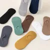 Meias masculinas verão cor sólida casual meias chinelos de algodão absorver suor respirável invisível para anti-deslizamento de alta qualidade