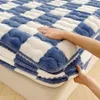 Soft Warm Plush Mattress Protector Cover Winter Couple 2 People Black White Plaid Elastic Fitted Sheet Bed Protection Pad 240129