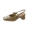 Sukienka buty damskie 2024 Summat Square palca Mary Jane Chunky Obcas Sandals Retro Fashion One Word Buckle Pasek Kobiety