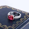 Bagues de cluster 2024 Mode Princesse Cut Ovale Ruby Plein Diamant Couple Bague Pour Femmes Zircon Anniversaire Cadeau Bijoux De Fête Argent