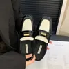 Tofflor sommar kvinnor platt lyx utomhus strand flip flops kvinnliga sandaler trend varumärkesglas skor för 2024 brittiska