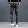 Calças de brim masculinas de alta qualidade Mens Slim-fit Stretch Black Grey Denim PantsLeopard Prints Decors Calças Casuais Elegantes Sexy Street Jeans Calças;YQ240205