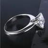 Clusterringen Solid White Gold 18K Ring 2CT Princess Diamond Engagement Vrouwen Beloven Cadeau D Kleur VVS1 Blijvend Voor altijd