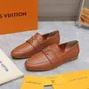 Explosion hot Mocassin Capri Femme 1ACG2W Cuir de veau lisse marron cognac lignes épurées Initiales accessoire style raffiné léger modèle confortable polyvalent