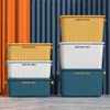 1pc Home Sundries Toy Storage Box med Cover Plastic Closet Garderob Desk arrangörer Kläder Kök Containers Baskets 240125