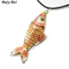 Anhänger Halsketten 80-85mm Verschiedene Farbe Nette Cloisonne Karpfen Fisch mit schwarzen Lederketten Mode Party Schmuck