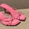 Slippers em forma de coração em forma de coração embelezado sandálias rosa 2024 Socialite francesa de pé