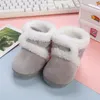 Bottes de neige pour bébés filles et garçons, bottines souples à pompon solide, chaussures chauffantes pour nourrissons en bas âge, chaussures d'hiver confortables à la mode