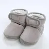 Bottes de neige pour bébés filles et garçons, bottines souples à pompon solide, chaussures chauffantes pour nourrissons en bas âge, chaussures d'hiver confortables à la mode