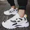 Hot Sale Light Sports Outdoor Running Shoes Bekväma Sneaker Sneaker Breattable Icke-halk Slitesistent utomhusvandringsskor L5