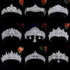 Pinzas para el cabello KMVEXO Diversos colores plateados Perlas Tiaras nupciales Corona Rhinestone Desfile Diadema Collares Tocados Accesorios de boda