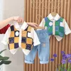 Ensembles de vêtements 2024 coréen printemps infantile garçon 3pcs vêtements ensemble pull gilet coton chemise dessin animé ours jeans pantalon costume enfant en bas âge tenues de bébé